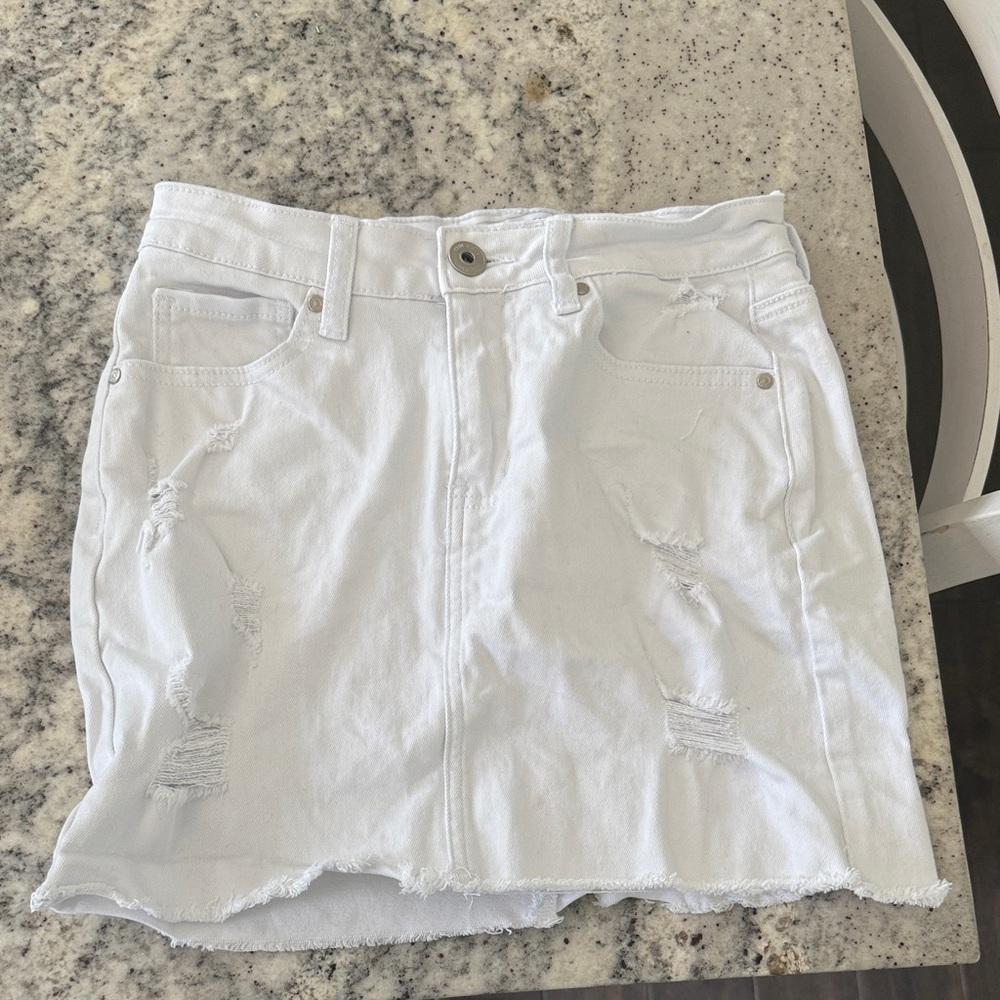 Elegant White Distressed Pencil Skirt